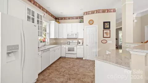 Kitchen - 7121 Michael Scott Xing, Fort Mill, SC 29708 photo 2 of 3