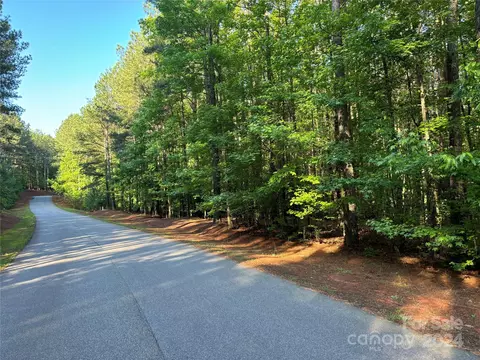 2651 E Paradise Harbor Dr, Connelly Springs, NC 28612