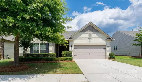 360 Harvest Valley Ln, Fort Mill, SC 29715