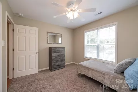 Bedroom - 3351 Overbrook Dr, Conover, NC 28613 photo 3 of 5