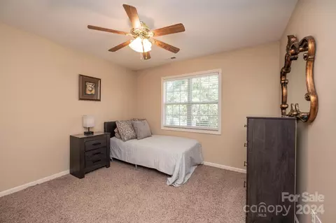 Bedroom - 3351 Overbrook Dr, Conover, NC 28613 photo 2 of 5