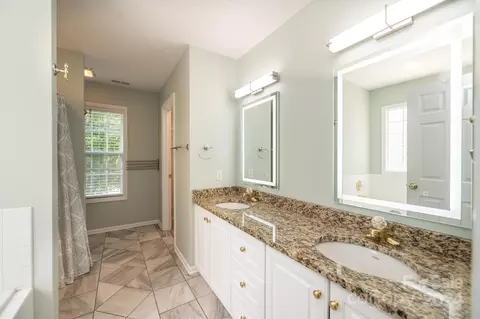 Bath - 3351 Overbrook Dr, Conover, NC 28613 photo 1 of 3