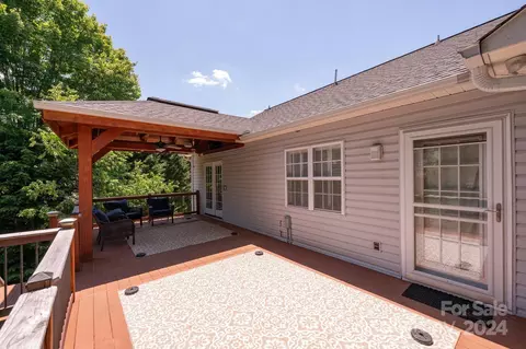 Exterior - 3351 Overbrook Dr, Conover, NC 28613 photo 3 of 8