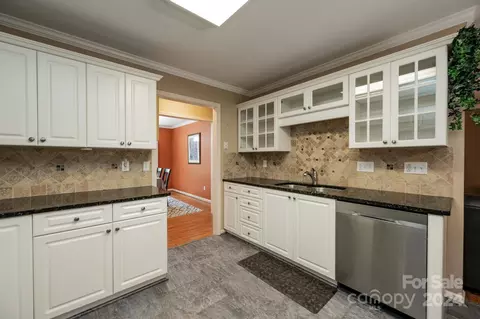 Kitchen - 3351 Overbrook Dr, Conover, NC 28613 photo 3 of 4