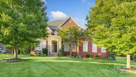 301 Wild Laurel Ct, Waxhaw, NC 28173