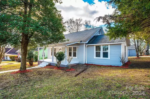 502 S Rhyne St, Lincolnton, NC 28092