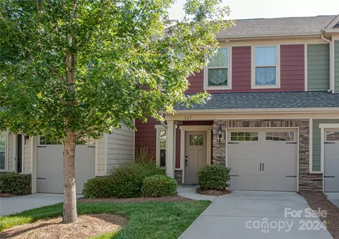 327 Scenic View Ln, Matthews, NC 28104