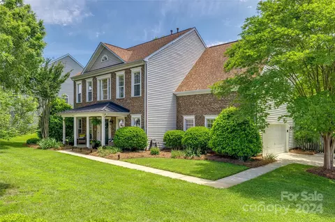 4161 Autumn Cove Dr, Clover, SC 29710
