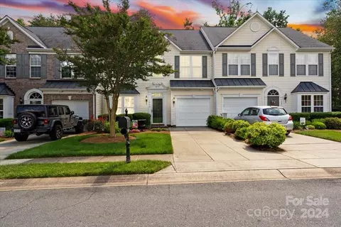 1823 Lookout Ln, Gastonia, NC 28054