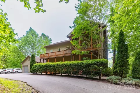 100 White Oak Apt 2 Pointe Pointe # 2, Whittier, NC 28789