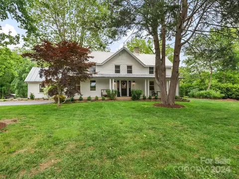 190 Governors View Rd, Asheville, NC 28805