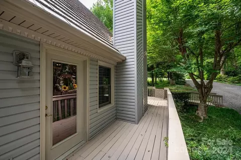 Exterior - 5354 Pittstown Rd, Hickory, NC 28602 photo 9 of 11