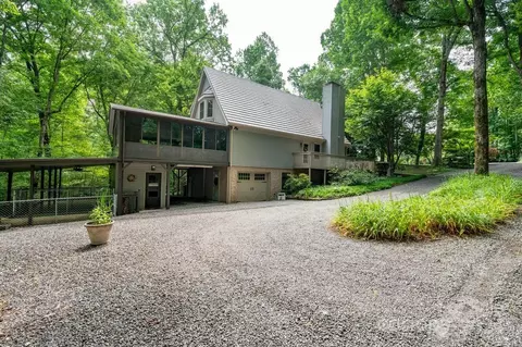 Exterior - 5354 Pittstown Rd, Hickory, NC 28602 photo 5 of 11