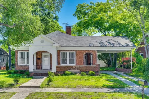 111 N York St, Lancaster, SC 29720