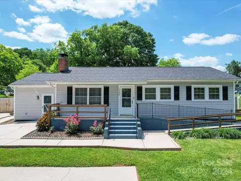 1758 Eastover Dr, Mount Pleasant, NC 28124