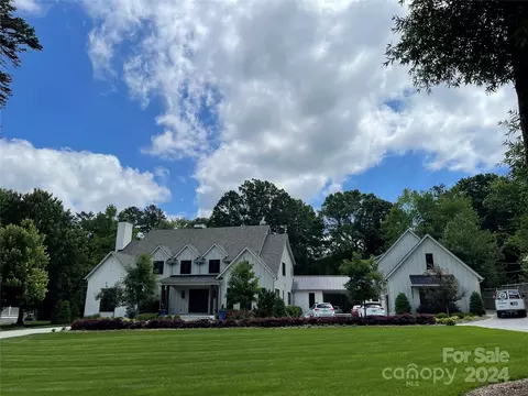 401 Shasta Ln, Charlotte, NC 28211