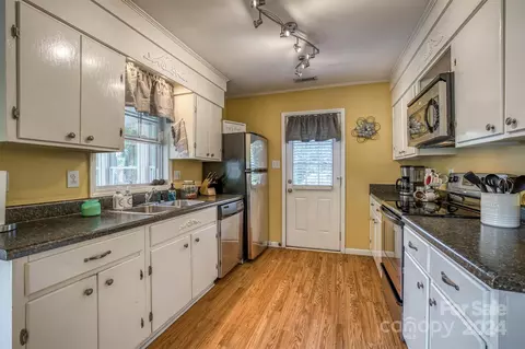 1304 8th Nw Ave NW, Conover, NC 28613 photo 8