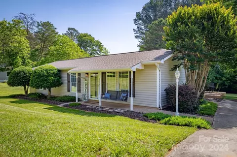 1304 8th Nw Ave NW, Conover, NC 28613 photo 2