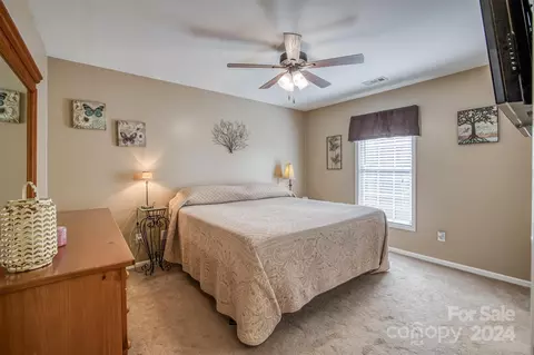 1304 8th Nw Ave NW, Conover, NC 28613 photo 16