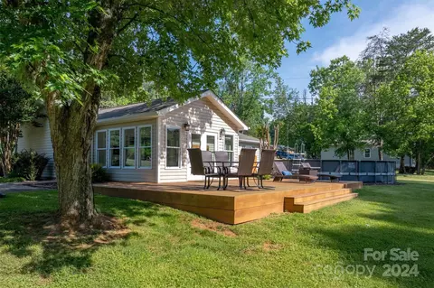 1304 8th Nw Ave NW, Conover, NC 28613 photo 3