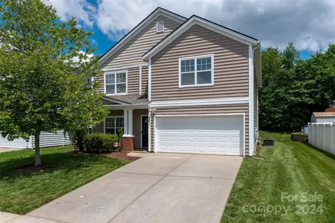 10818 Slalom Hill Rd, Charlotte, NC 28278