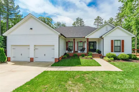 2016 Wrens Song Way, Gastonia, NC 28052