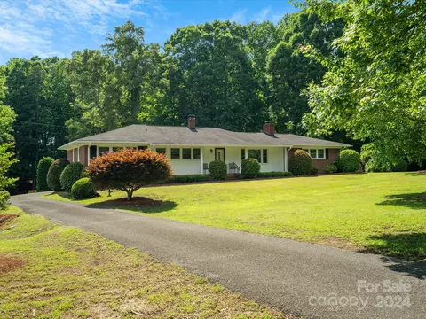 1015 Saint Paul Church Rd, Clover, SC 29710