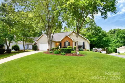 4307 Stonefield Dr, Charlotte, NC 28269