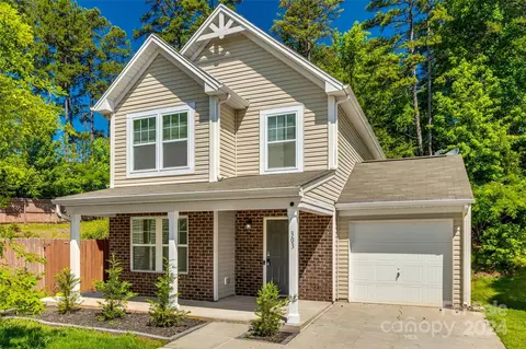 303 Cornielle Ln, Charlotte, NC 28216
