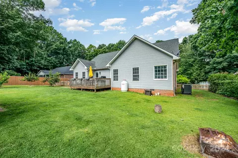 Exterior - 708 1st N Ave N, Conover, NC 28613 photo 5 of 5