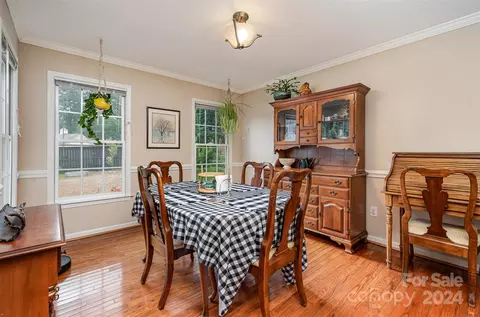 Dining - 708 1st N Ave N, Conover, NC 28613 photo 2 of 3