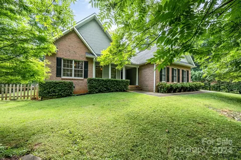 708 1st N Ave N, Conover, NC 28613