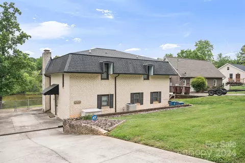 6298 Lynchburg Rd, Hickory, NC 28601