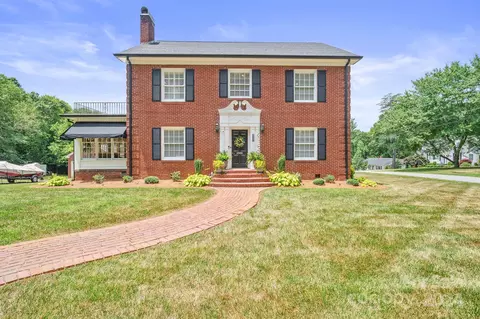 827 N Oak St, Lincolnton, NC 28092