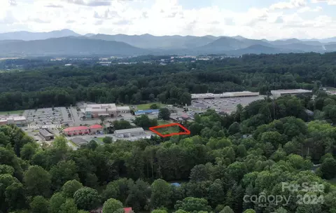 9 Sharp Solution Dr, Arden, NC 28704