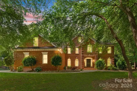 4329 Tranquillity Dr, Charlotte, NC 28216
