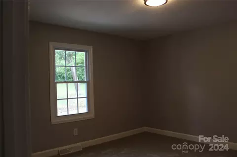 Bedroom - 404 Laurel Ct, Lancaster, SC 29720 photo 4 of 8