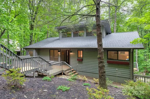 153 Roundabout Rd, Lake Lure, NC 28746