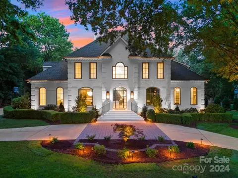 4407 Cameron Oaks Dr, Charlotte, NC 28211