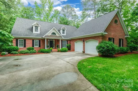 1870 Farrow Dr, Rock Hill, SC 29732