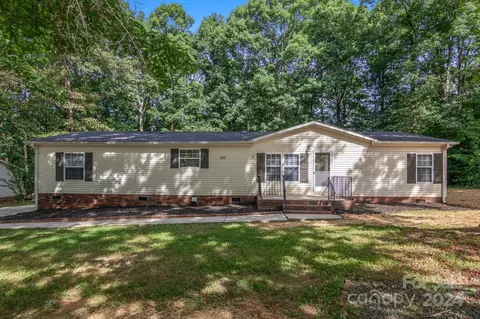 14633 Clay Bank Dr, Charlotte, NC 28227