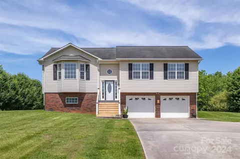 1658 Jamestown Rd, Morganton, NC 28655
