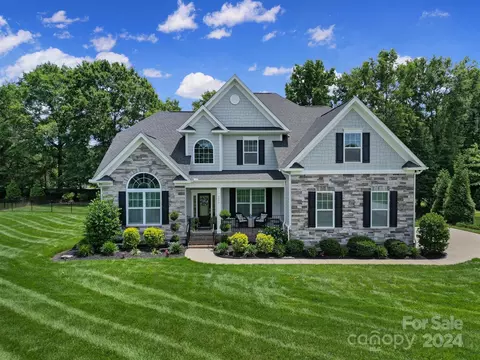 5072 Barcroft Dr, Fort Mill, SC 29707