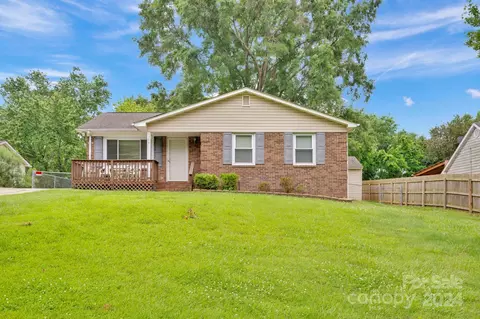 5503 Vandora Dr, Charlotte, NC 28215