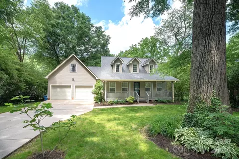 730 4th Avenue Nw Dr NW, Hickory, NC 28601