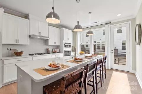 3024 Oak Landing Dr, Charlotte, NC 28205