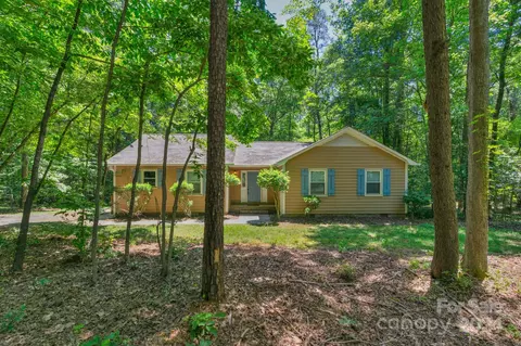 5917 Indian Brook Dr, Matthews, NC 28104