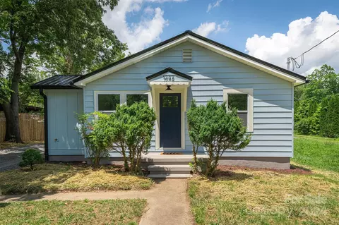 1042 Old Us 70 Hwy Hwy, Black Mountain, NC 28711