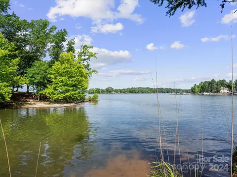 5158 Watermead Ln, Belmont, NC 28012
