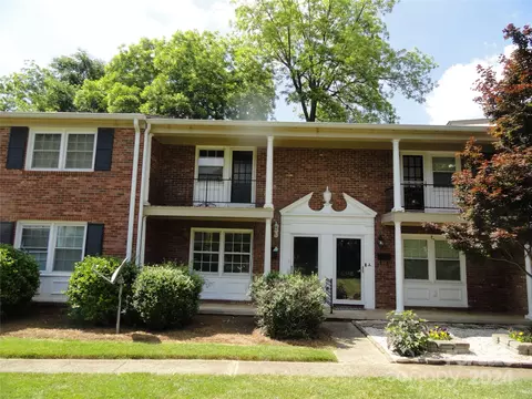 634 Walnut St, Statesville, NC 28677